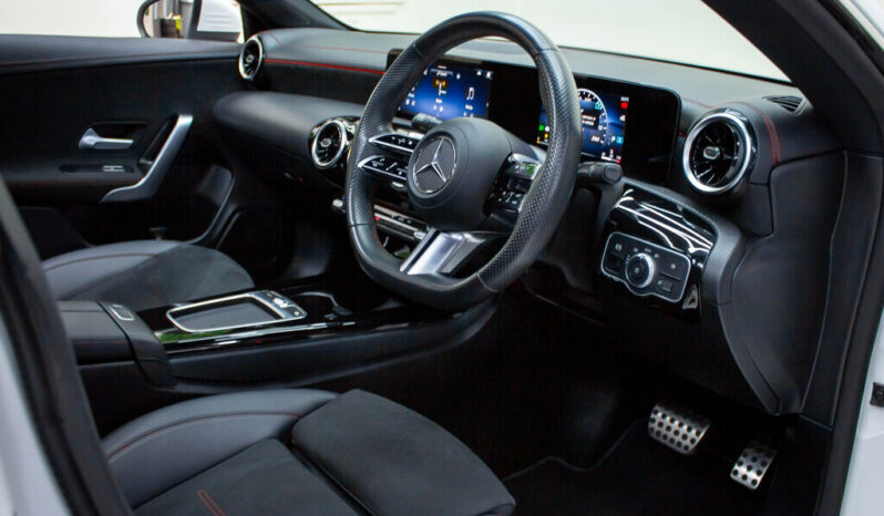 2024 MERCEDES-BENZ CLA 200 A/T full