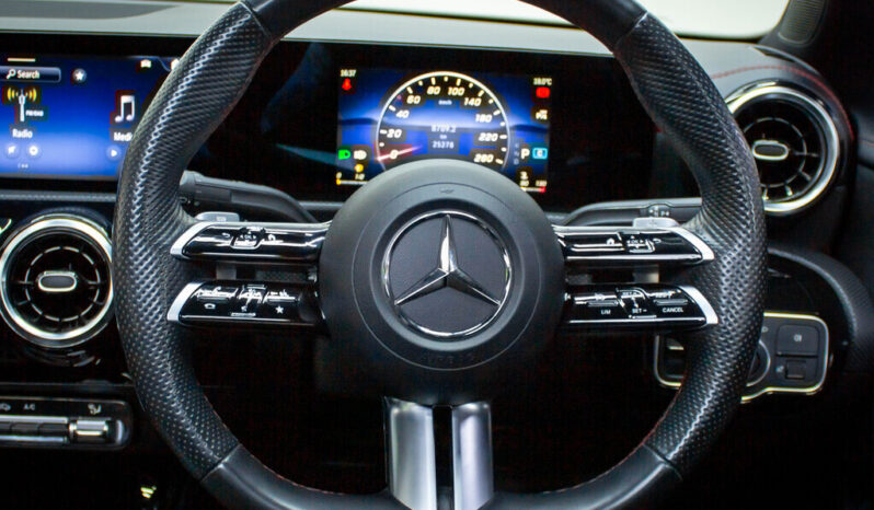 2024 MERCEDES-BENZ CLA 200 A/T full
