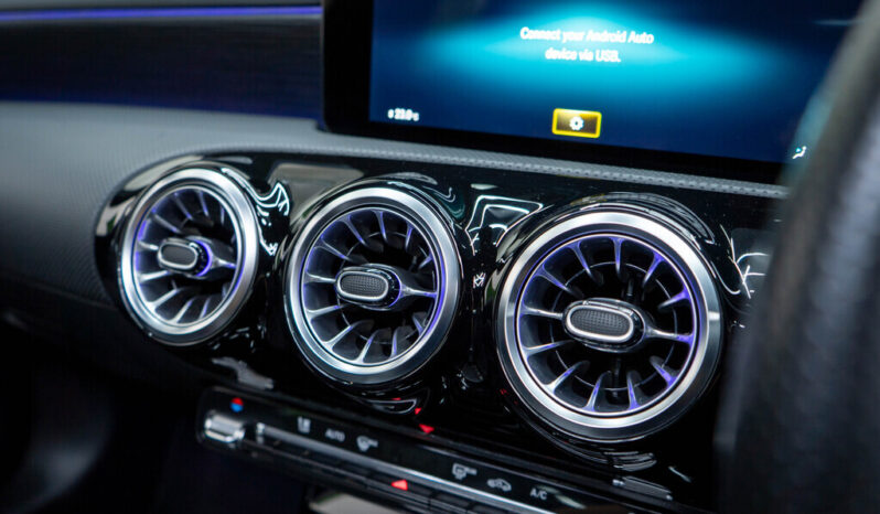 2021 MERCEDES-BENZ CLA220d A/T full