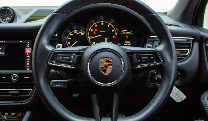 2023 PORSCHE MACAN full