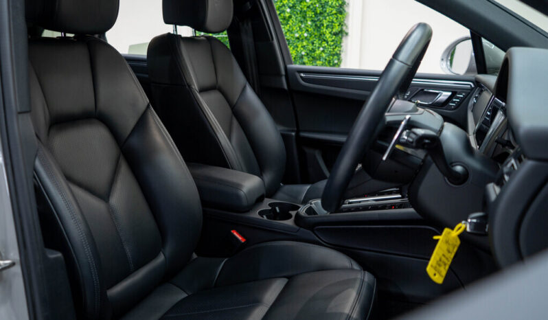2023 PORSCHE MACAN full