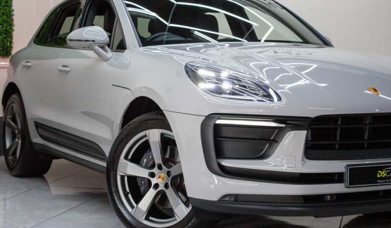 2023 PORSCHE MACAN full